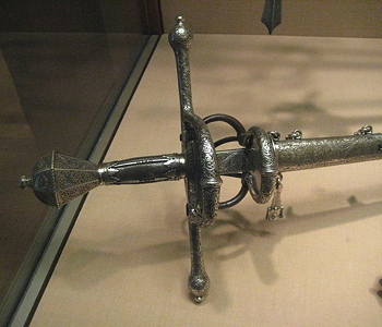 "cross" hilt of a rapier in 1600